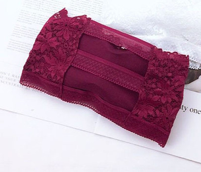 Γυναικείο κορμάκι σε τρία χρώματα με δαντέλα