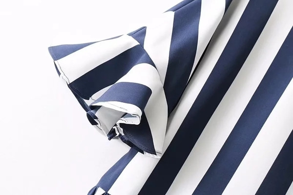 Γυναικείες μπλούζες σε ευρή σχέδιο 