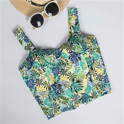 Къс дамски топ в различни флорални мотиви 