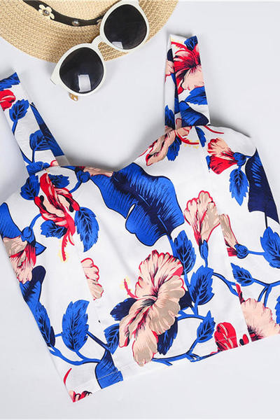 Къс дамски топ в различни флорални мотиви 