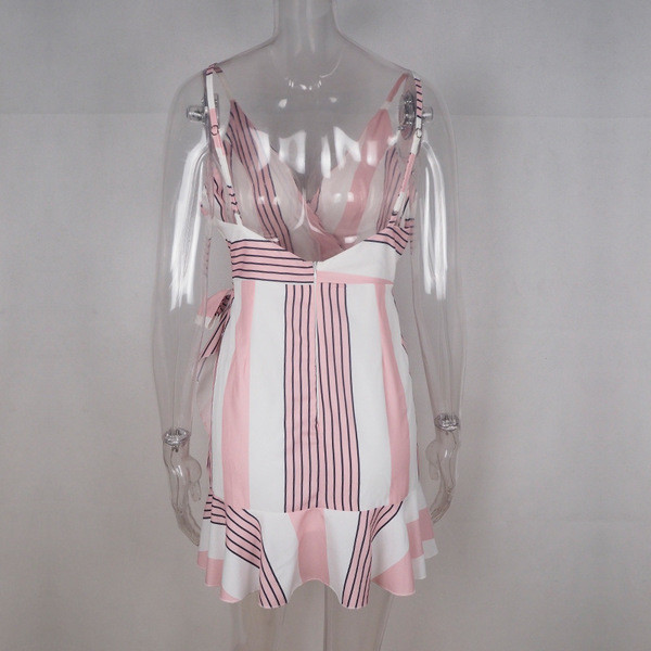 Κομψό γυναικείο φόρεμα με ντεκολτέ σε σχήμα V και λεπτές λουρίδες