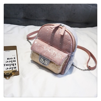 Μοντέρνο γυναικείο σακίδιο με πούλιες σε τρία χρώματα