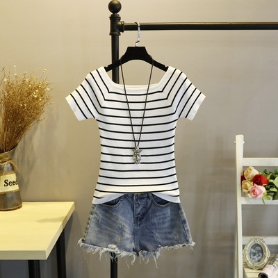 Γυναικεία κοντομάνικη μπλουζά - Λεπτό μοντέλο