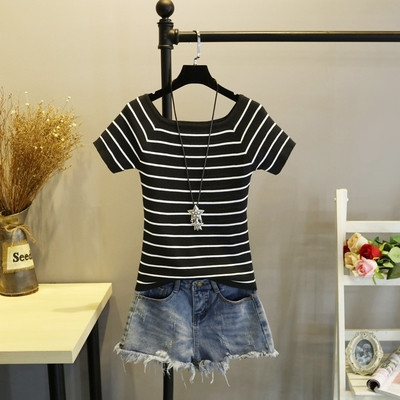 Γυναικεία κοντομάνικη μπλουζά - Λεπτό μοντέλο