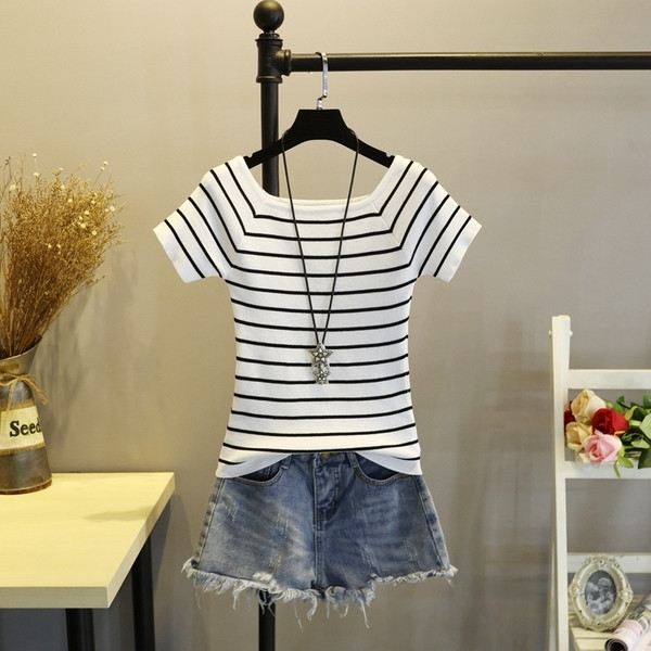 Γυναικεία κοντομάνικη μπλουζά - Λεπτό μοντέλο