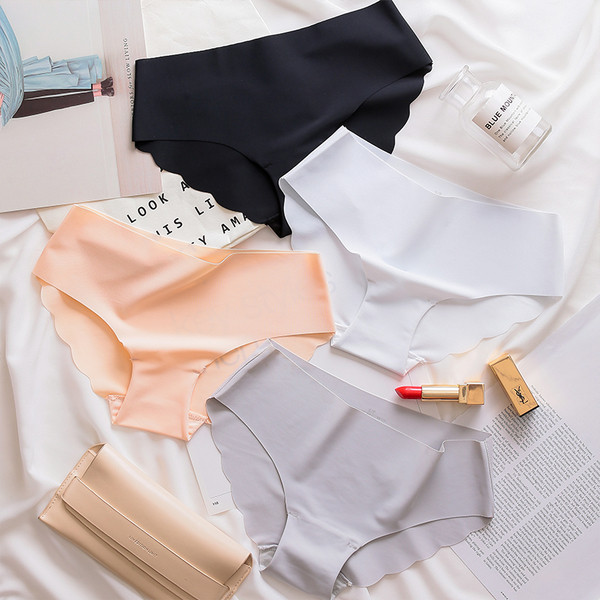 Set de lenjerie intimă fără cusături de damă din 3 piese