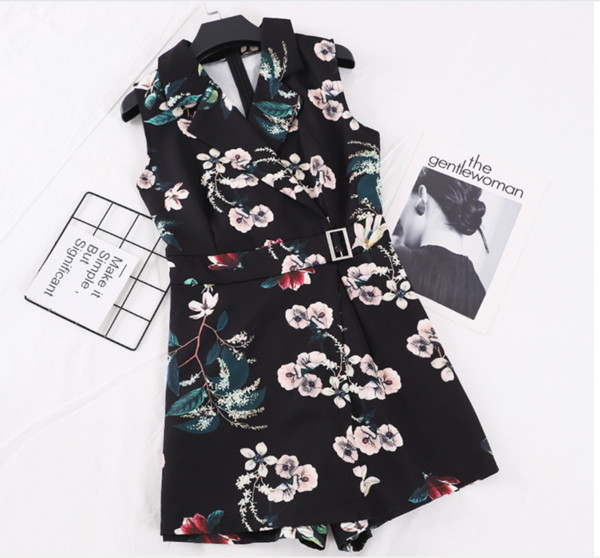 Μοντέρνες γυναικείες φόρμες με ζώνη και φυτικά μοτίβα σε διάφορα χρώματα