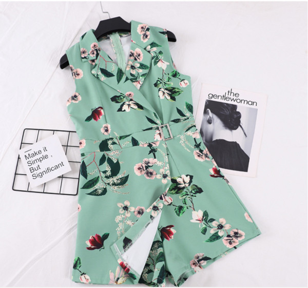 Μοντέρνες γυναικείες φόρμες με ζώνη και φυτικά μοτίβα σε διάφορα χρώματα