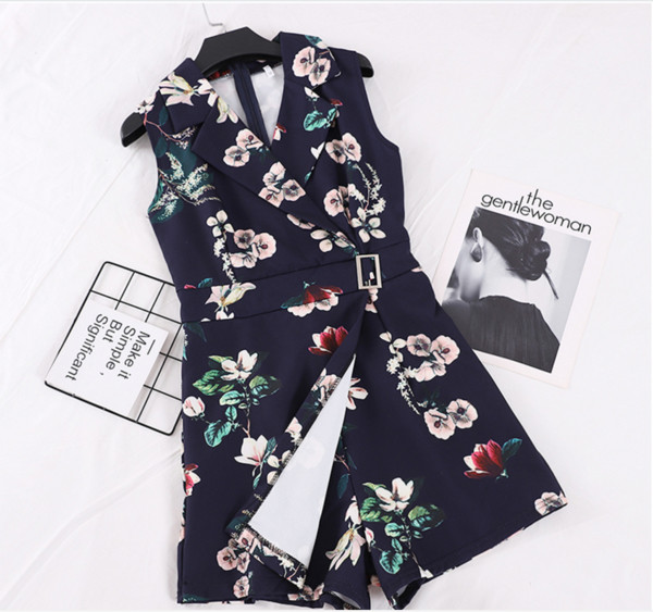 Μοντέρνες γυναικείες φόρμες με ζώνη και φυτικά μοτίβα σε διάφορα χρώματα