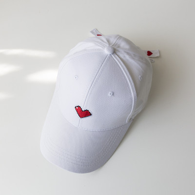 Palarie dama cu broderie in trei culori