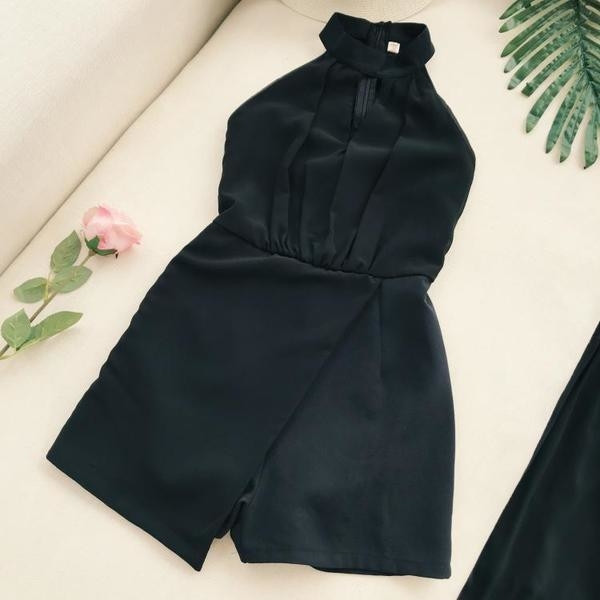 Стилен дамски къс гащеризон с висока яка в 2 цвята