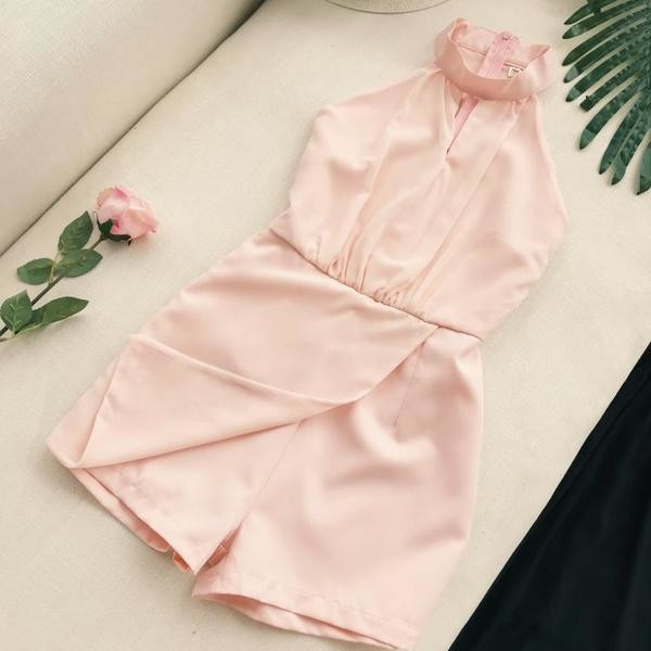 Стилен дамски къс гащеризон с висока яка в 2 цвята