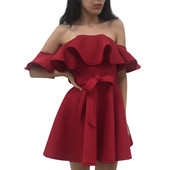 Κομψό γυναικείο φόρεμα με πεσμένα μανίκια