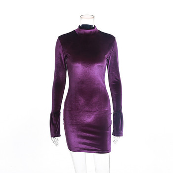 Σύντομο γυναικείο φόρεμα με μακριά μανίκια