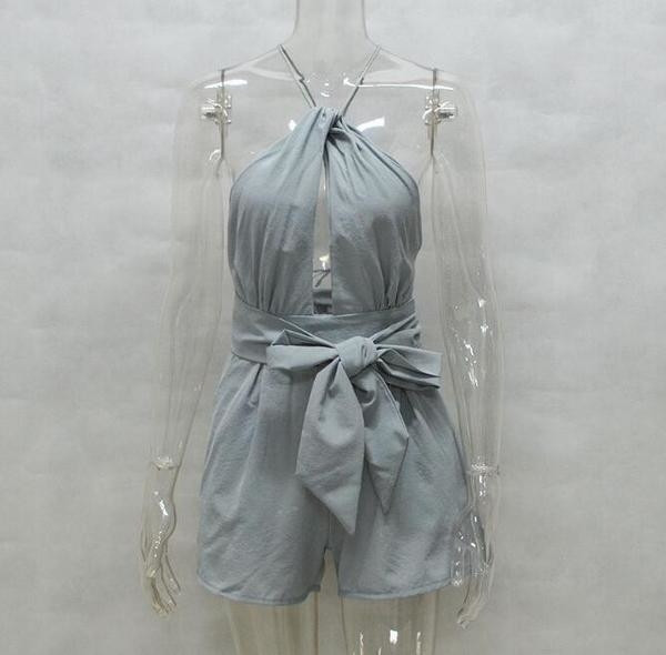 Γυναικεία ολόσωμι φόρμα με γυμνή πλάτη κατάλληλη για τη  καθημερινή ζωή