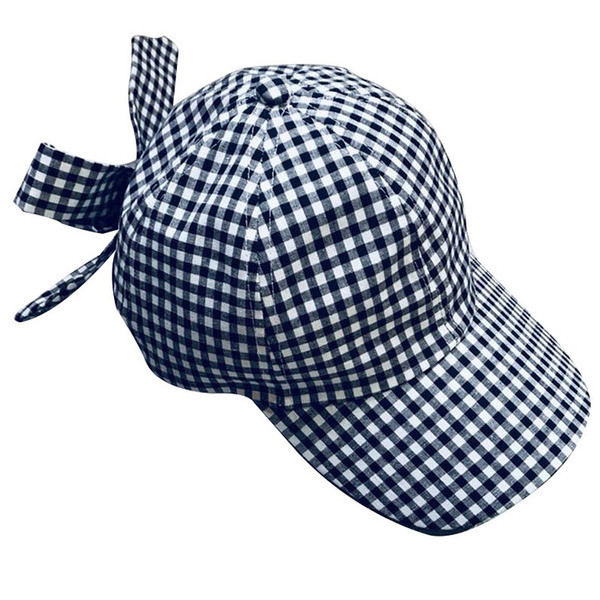 Kockás női sapka napellenzővel, két színben