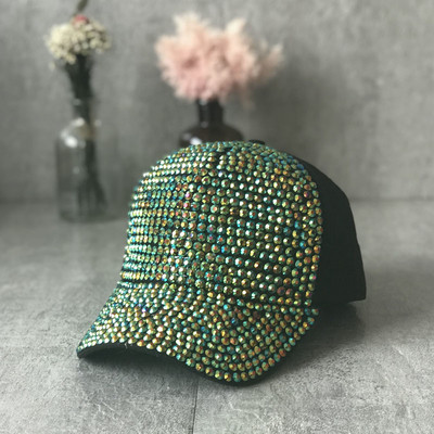 Γυναικείο καπέλο με διακοσμητικές πέτρες σε διάφορα χρώματα