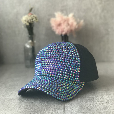 Γυναικείο καπέλο με διακοσμητικές πέτρες σε διάφορα χρώματα