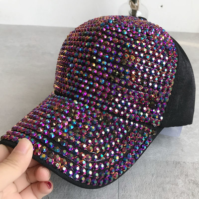 Γυναικείο καπέλο με διακοσμητικές πέτρες σε διάφορα χρώματα