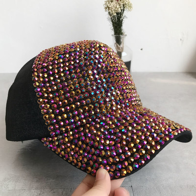 Γυναικείο καπέλο με διακοσμητικές πέτρες σε διάφορα χρώματα