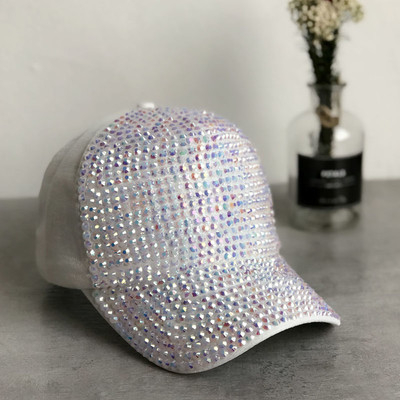 Γυναικείο καπέλο με διακοσμητικές πέτρες σε διάφορα χρώματα