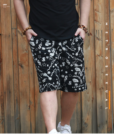 Ανδρικά casual σορτς σε μαύρο χρώμα με εκτύπωση