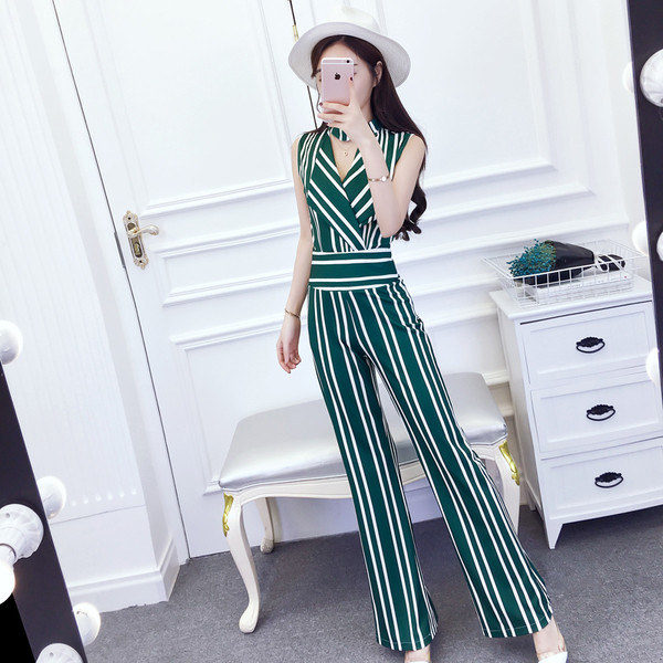 Γυναικεία ολόσωμι φόρμα με βαθύ λαιμόκοψη - ριγέ