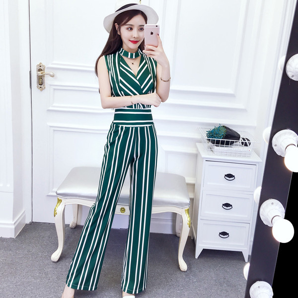 Γυναικεία ολόσωμι φόρμα με βαθύ λαιμόκοψη - ριγέ