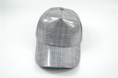 Γυναικείο καπέλο με λαμπερά μοτίβα σε γκρι και καφέ χρώμα