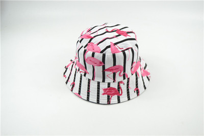 Γυναικείο καπέλο σε δύο χρώματα