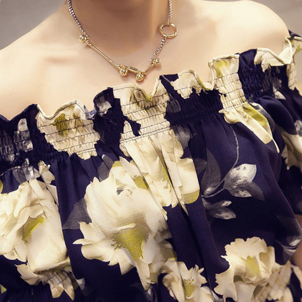 Καθημερινές κυρίες με γυμνούς ώμους και floral μοτίβα