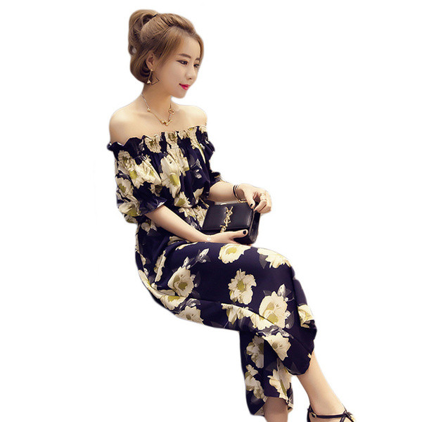 Καθημερινές κυρίες με γυμνούς ώμους και floral μοτίβα