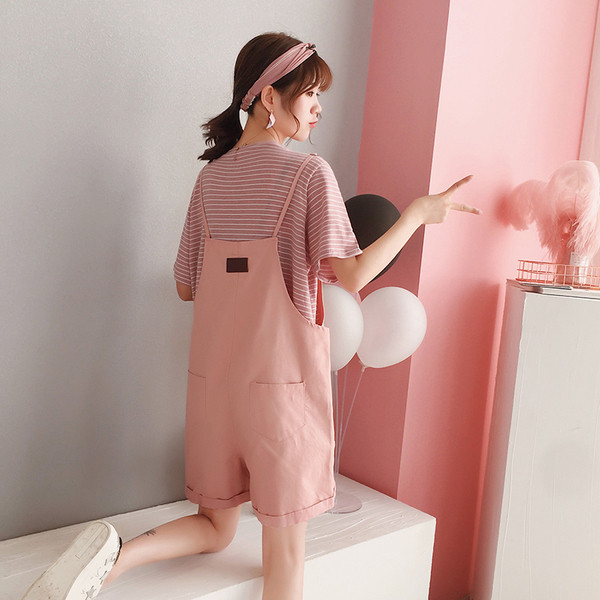 Κομψές γυναικείες φόρμες κατάλληλες για τη καθημερινή ζωή σε διάφορα χρώματα