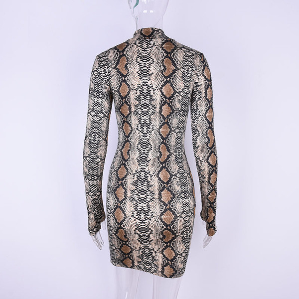 Μοντέρνο γυναικείο  φόρεμα  με μακριά μανίκια