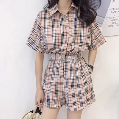 Γυναικείες φόρμες με ζώνη και κουμπιά κατάλληλα για τη καθημερινή ζωή σε διάφορα χρώματα