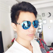 Férfi szemüveg színes kerek lencsékkel