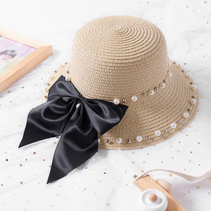 Κομψό γυναικείο  καπέλο με διακοσμητικά μαργαριτάρια και κορδέλα σε διάφορα χρώματα