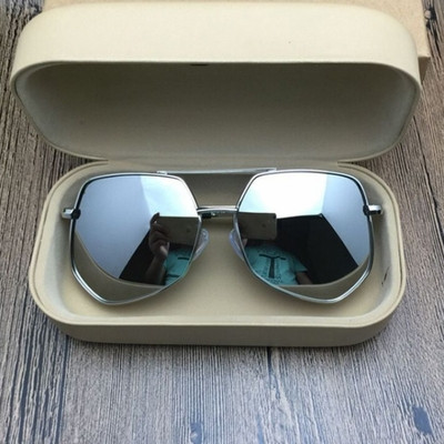 Модерни очила с тънка рамка подходящи за мъже и жени