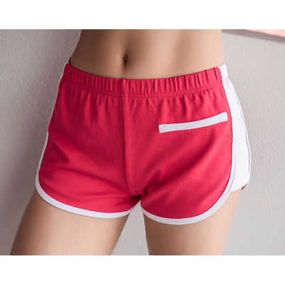 Γυναικεία κοντά παντελόνια με διακοσμητική τσέπη