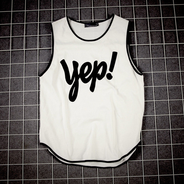 Férfi felső, fehér, fekete és piros felirattal