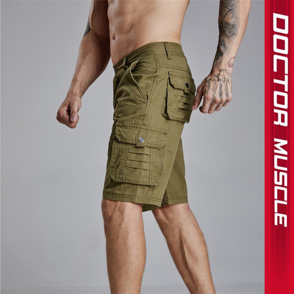 Pantaloni scurți sport cu buzunare în mai multe culori