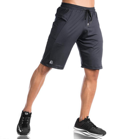 Αθλητικά ανδρικά σορτς σε διάφορα χρώματα