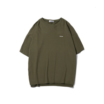T-Shirt για άντρες σε ευρύ σχέδιο και λαιμόκοψη, κατάλληλο για τη καθημερινή ζωή σε διάφορα χρώματα