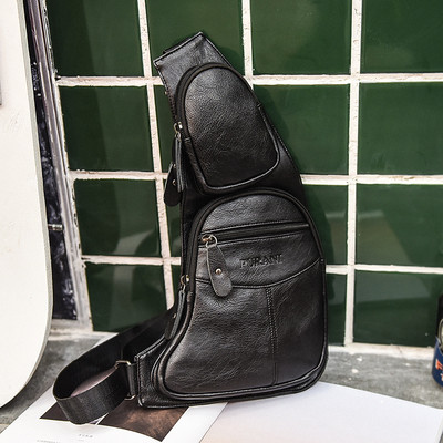 Μοντέρνα ανδρική τσάντα με εξωτερικές τσέπες σε μαύρο και καφέ χρώμα