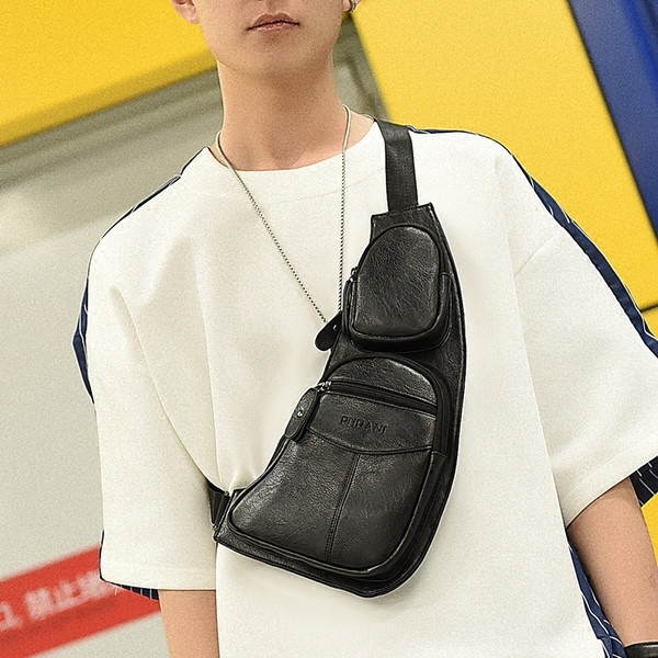 Μοντέρνα ανδρική τσάντα με εξωτερικές τσέπες σε μαύρο και καφέ χρώμα