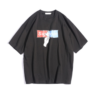 Ανδρικό T-shirt σε ευρύ σχέδιο, κατάλληλο για τη  καθημερινή ζωή