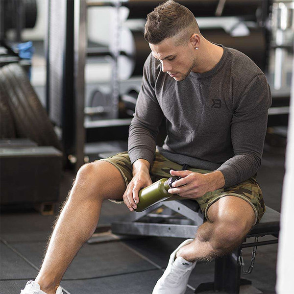 Мъжки спортни шорти с джобове в няколко цвята 