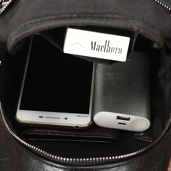 Άνετο ανδρικό σακίδιο σε μαύρο χρώμα