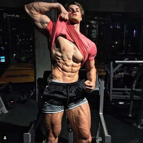 Μικρά αθλητικά σορτς κατάλληλα για παραλία σε τρία χρώματα