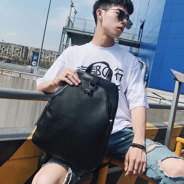 Άνετο ανδρικό σακίδιο σε μαύρο χρώμα